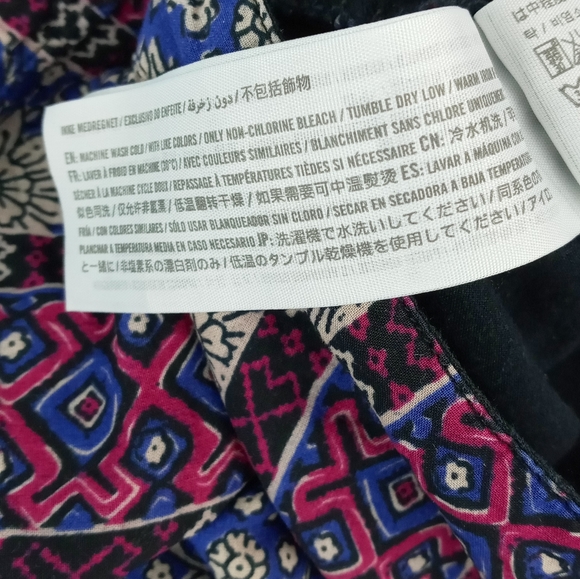 Hollister shorts with side hook and zipper size 0 - Picture 6 of 8